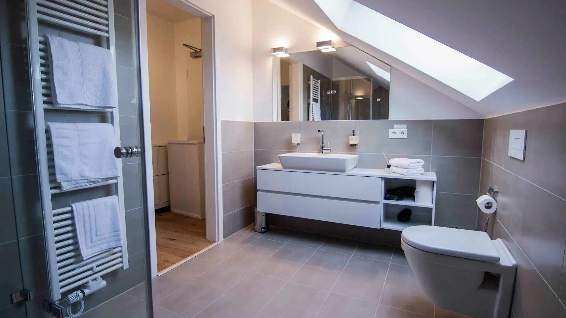 Aparthotel Helvetia Suites Düsseldorf