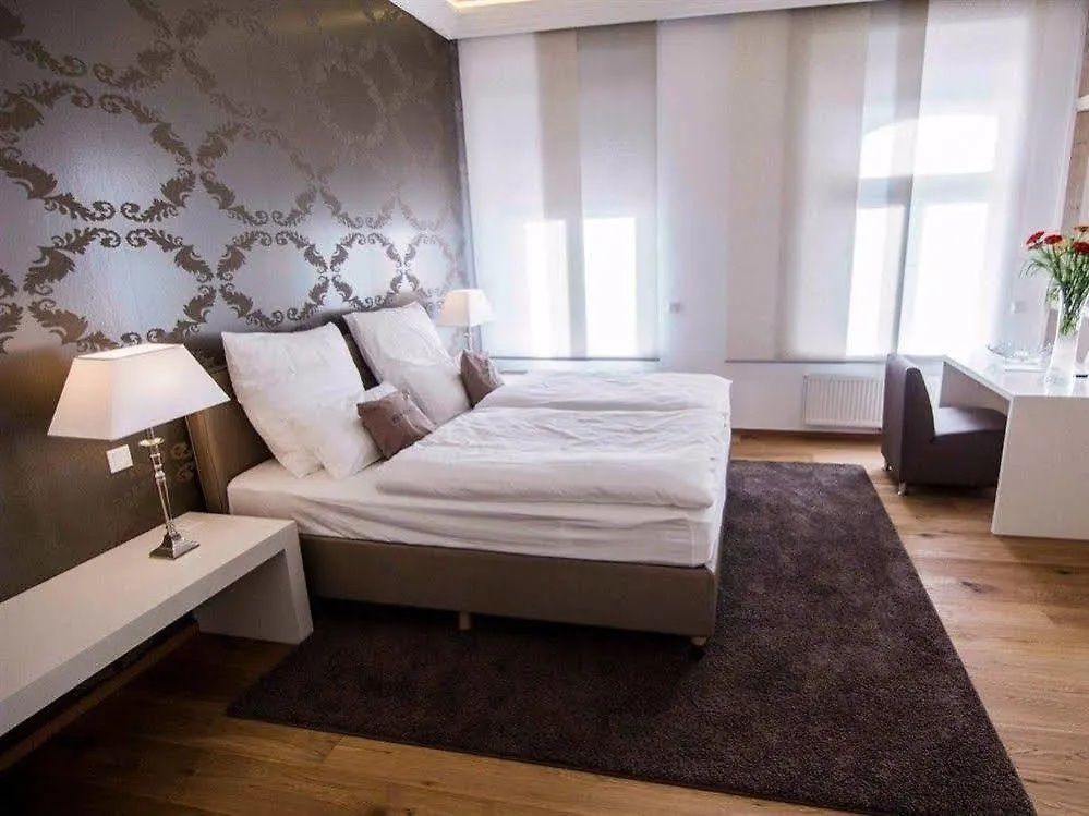 Helvetia Suites Düsseldorf 4*,