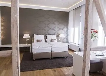 Helvetia Suites Düsseldorf 4*,